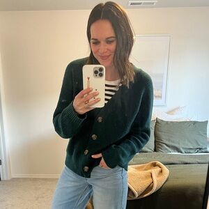 Green cardigan with buttons